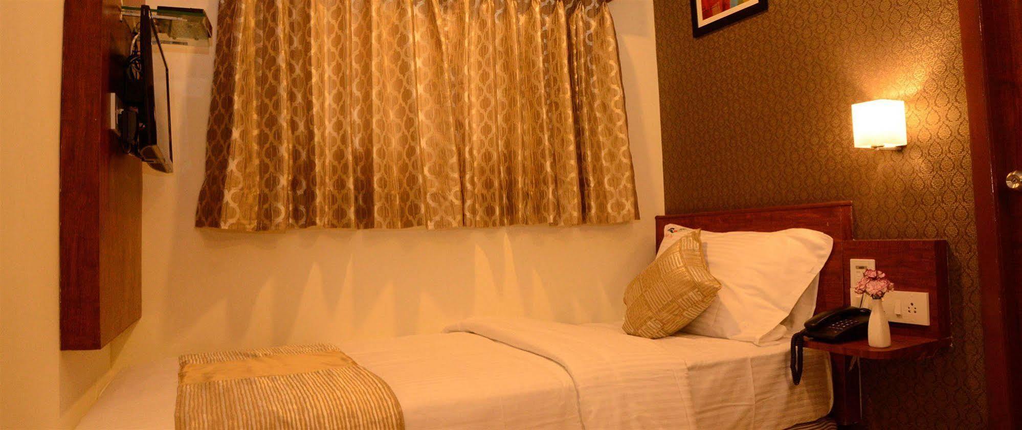 De Castle Inn Chennai Exterior photo